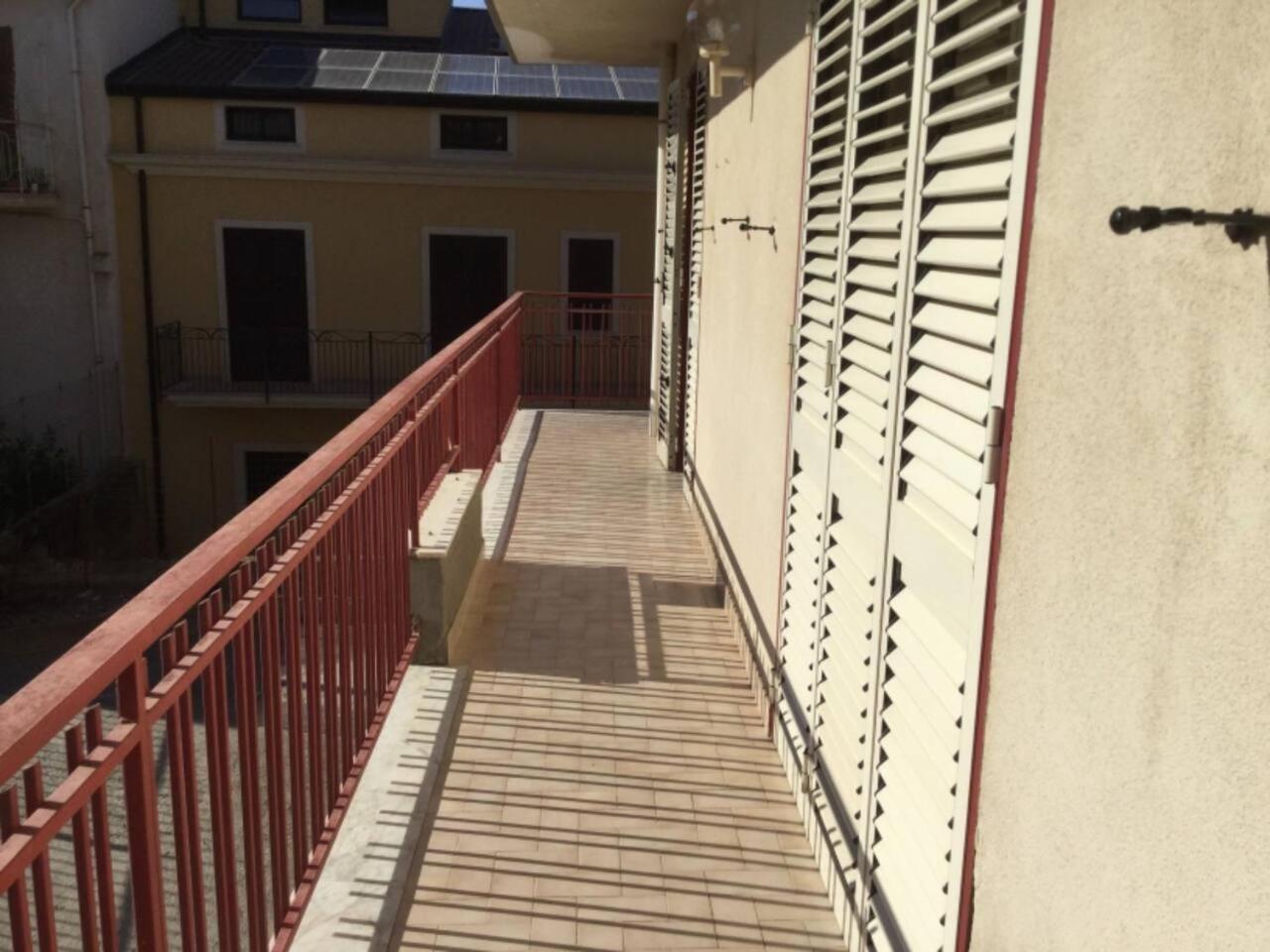 Appartamento "Rina Centro Sicilia" Pietraperzia Dış mekan fotoğraf